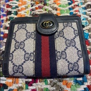 Small Gucci wallet